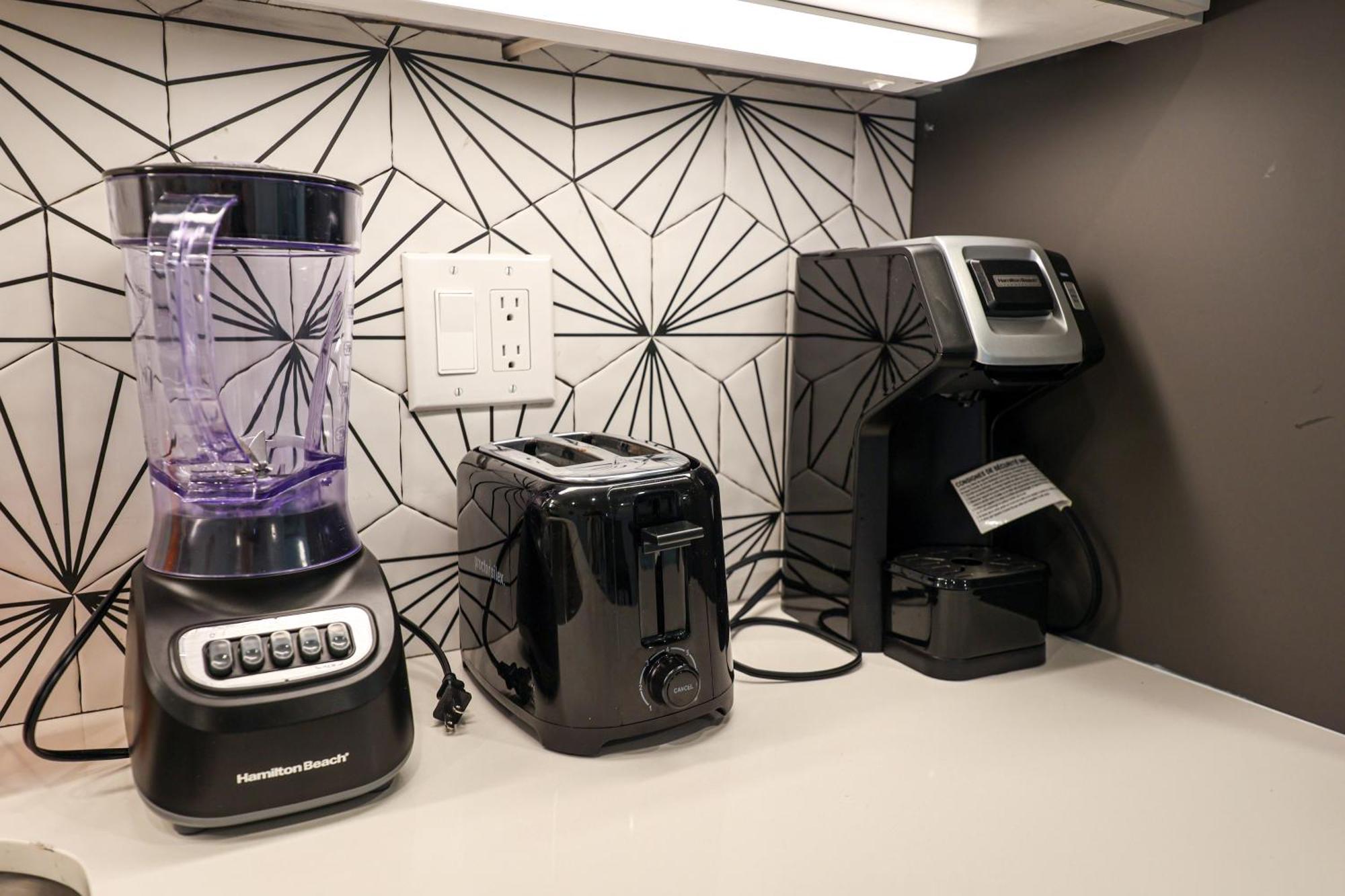 Studioaprtqueenbed-wifi-wd,parking,gym Philadelphia
