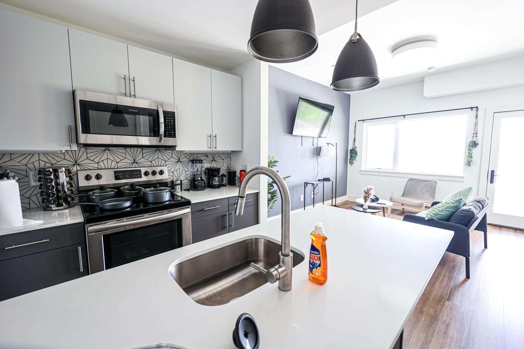 Studioaprtqueenbed-wifi-wd,parking,gym Philadelphia