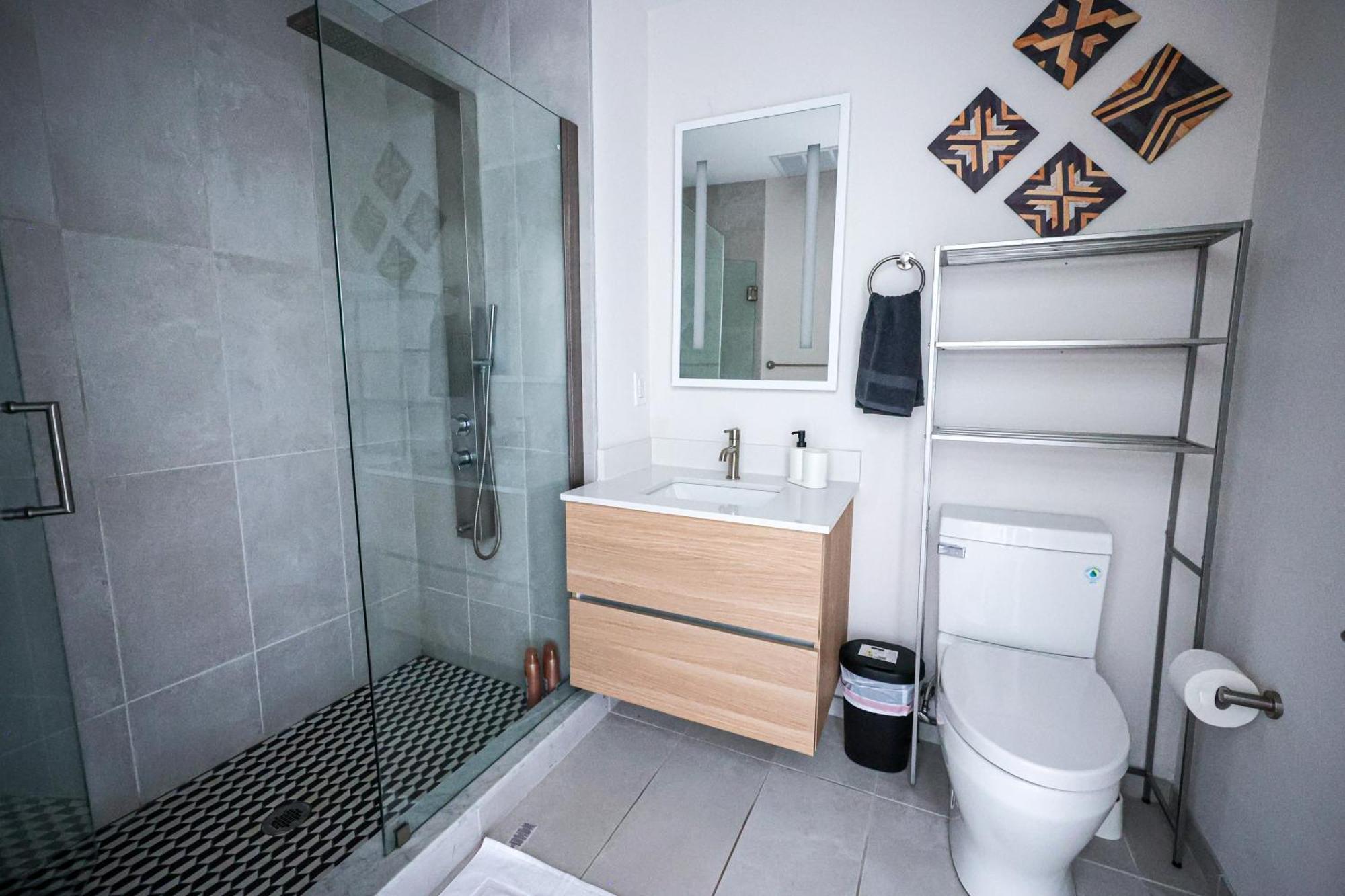 Studioaprtqueenbed-wifi-wd,parking,gym * Philadelphia