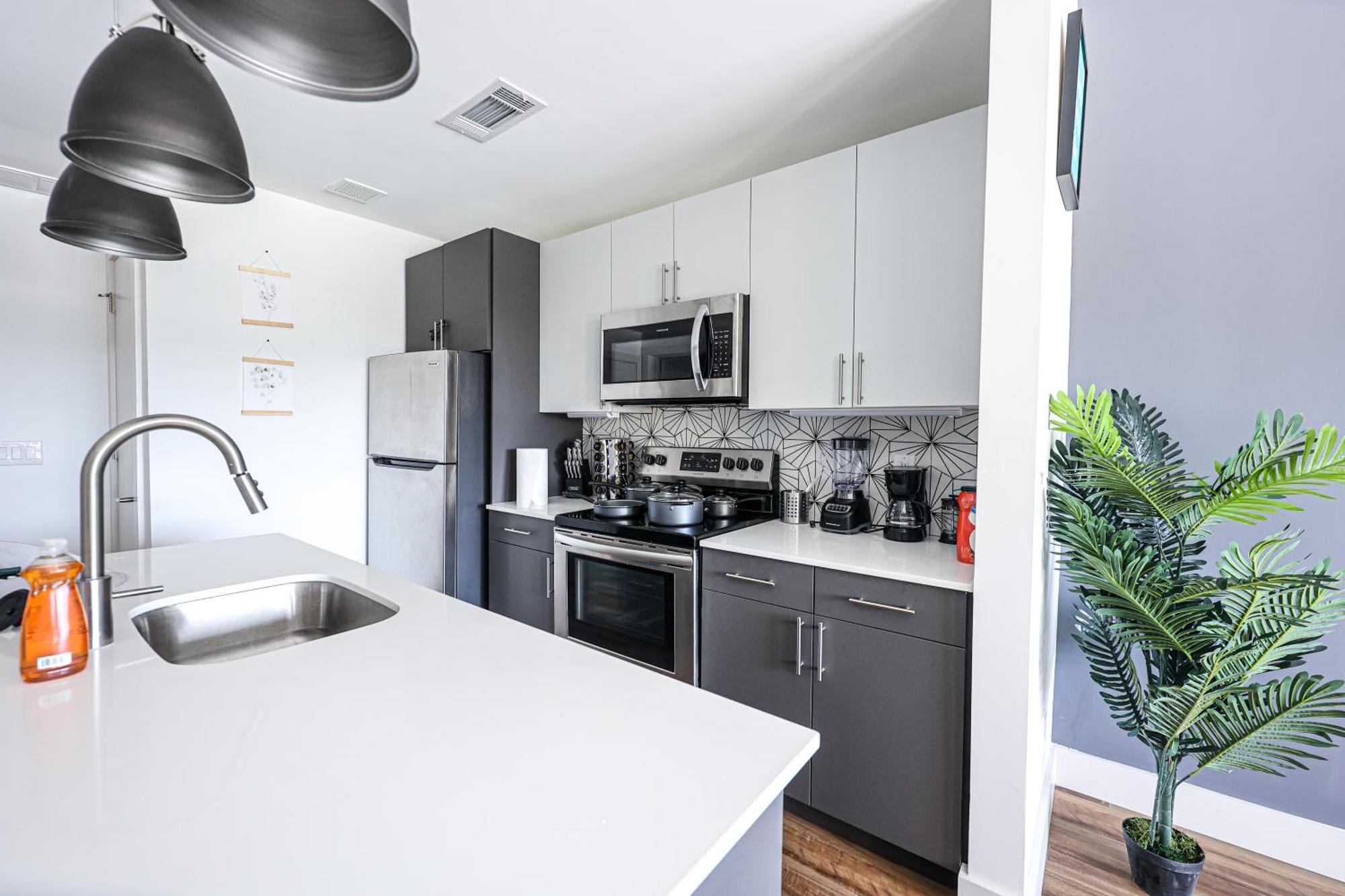 Studioaprtqueenbed-wifi-wd,parking,gym Apartment *